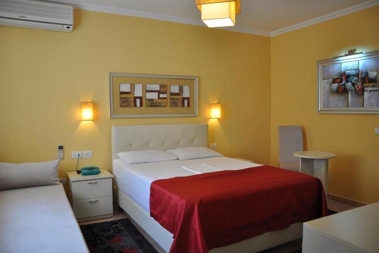 Hotel Pik Loti Tiranë Eksteriør bilde