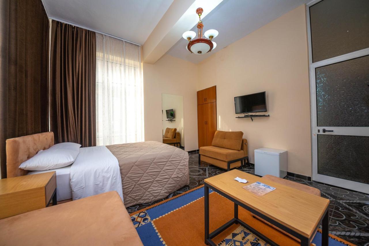 Hotel Pik Loti Tiranë Eksteriør bilde