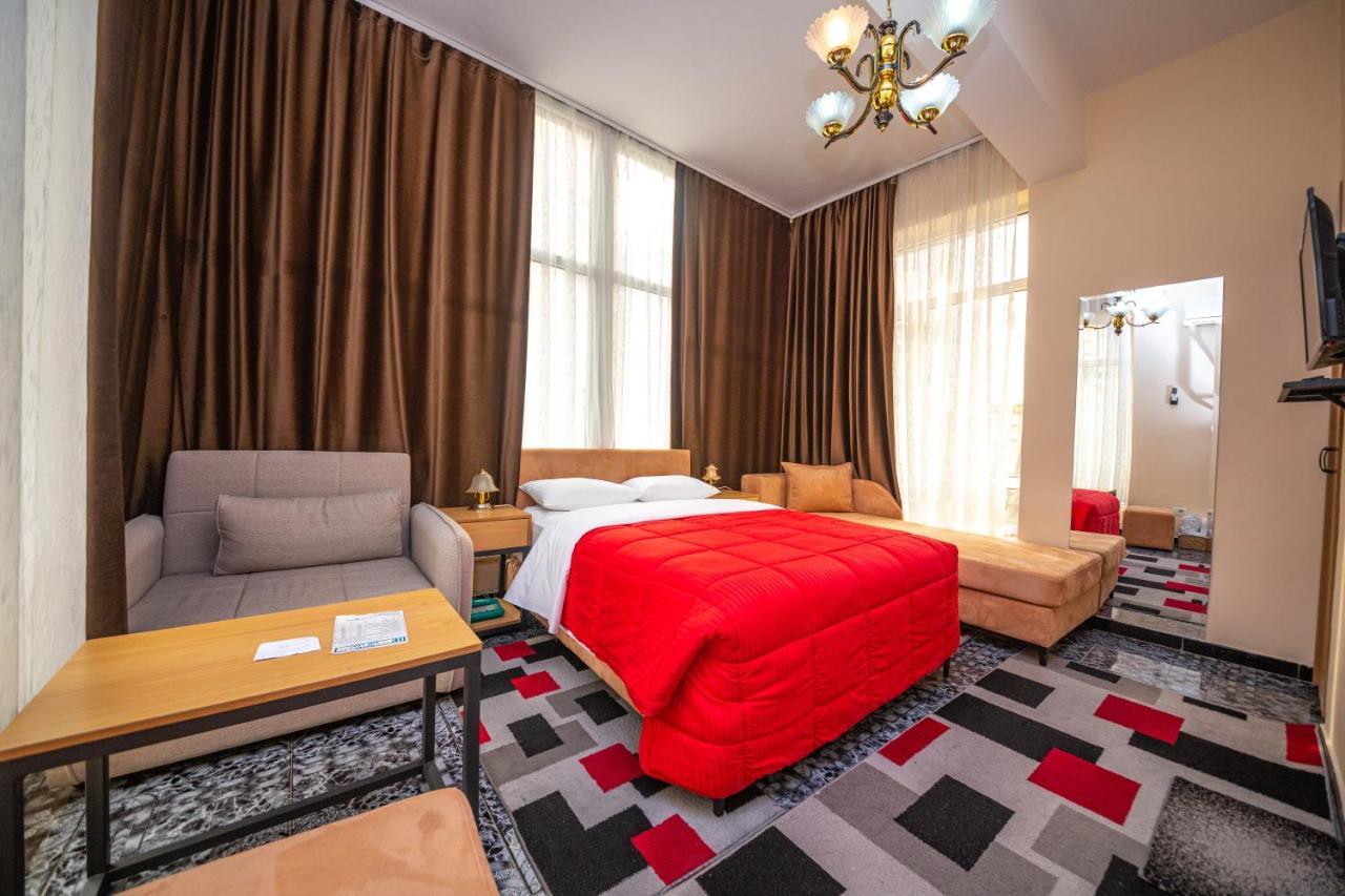 Hotel Pik Loti Tiranë Eksteriør bilde