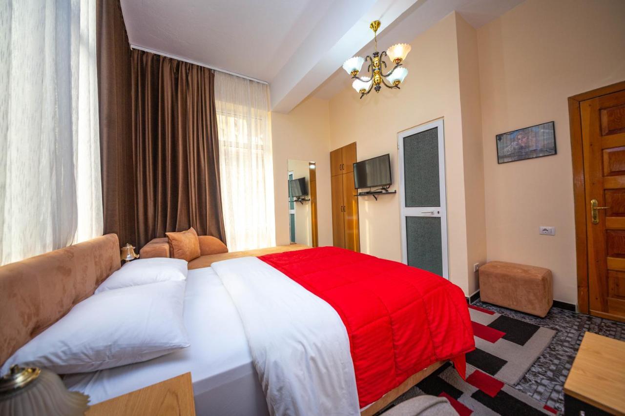Hotel Pik Loti Tiranë Eksteriør bilde