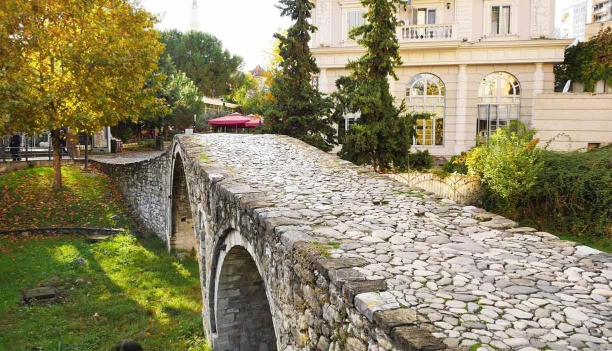 Hotel Pik Loti Tiranë Eksteriør bilde